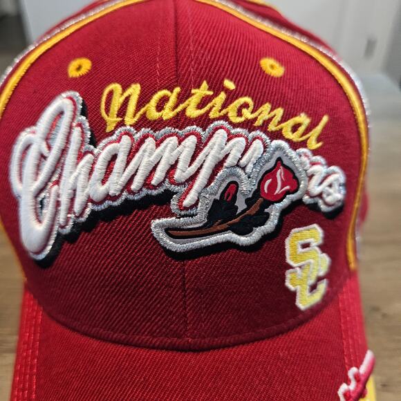 Vintage USC National Champions 2005 Strapback Hat Cap Burgundy NCAA Rose Bowl - Picture 2 of 10